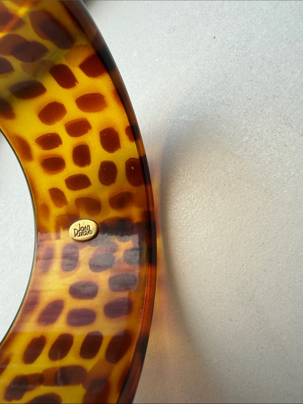 Joan Rivers, Leopard Print Tortoiseshell Resin Bangle - Amber Brown - Picture 5 of 9